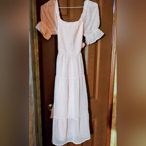 Elegant Pink Dress with Puff Sleeves